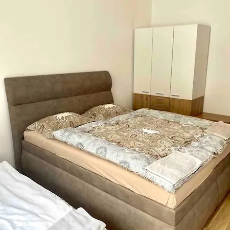 Spacious 2Br Apartment 6Min From Prague Castle! Exterior photo