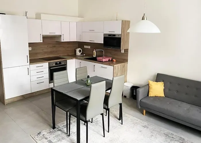Spacious 2Br Apartment 6Min From Prague Castle!